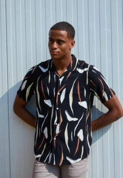 Pier One Contemporary Art Regular Resort- Skjorte - Black 12 Pier One Contemporary Art Regular Resort- Skjorte - Black -Pier One 2d83ec63d164465989dae86a7aa08f89