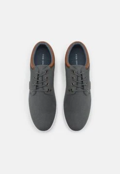 Pier One Unisex - Joggesko - Grey -Pier One 300f1aa95a2a4579b4a07e57470c9afc