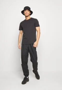 Pier One 7 Pack - T-Shirts - Black -Pier One 30a3e0dc5da04a31ab70269ed3a302e3