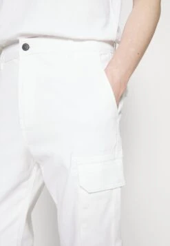 Pier One Cuffed Skinny Trouser- Cargobukse - White 11 Pier One Cuffed Skinny Trouser- Cargobukse - White -Pier One 3210064fb06746c49b8f6da54ce68393