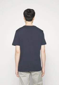 Pier One Cocktail Tee- T-Shirts Med Print - 503 - Dark Blue 10 Pier One Cocktail Tee- T-Shirts Med Print - 503 - Dark Blue -Pier One 38497a2249dd47d5ae90f41ac9c92d30