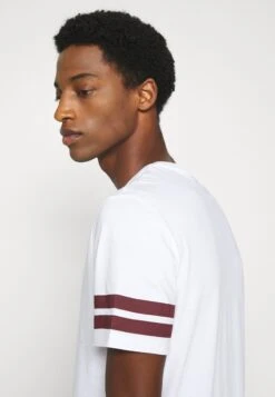 Pier One T-Shirts Med Print - White -Pier One 4ba1b82d8bf947e4a41019ee9f083145