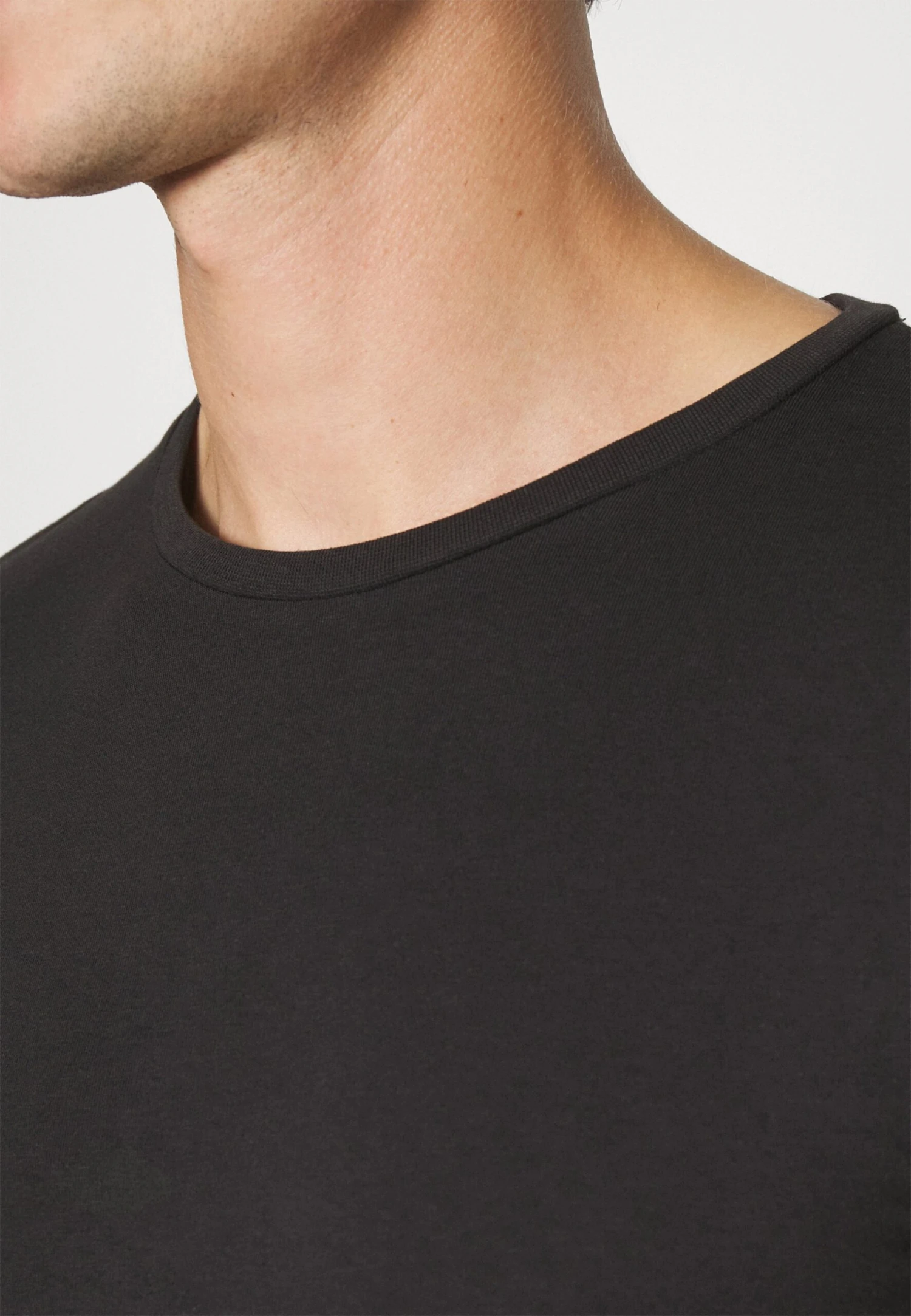 Pier One 3 Pack Muscle Fit- T-Shirts - Black 7 Pier One 3 Pack Muscle Fit- T-Shirts - Black - Bilde 5