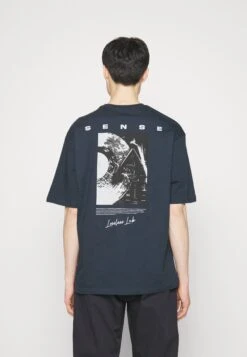 Pier One Sense Tee- T-Shirts Med Print - Dark Blue -Pier One 512fd7fe8a844aebb6a2e28f70b522f2