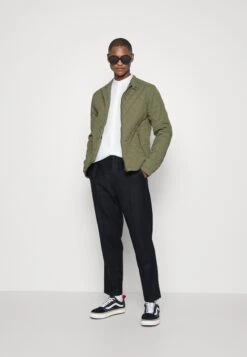 Pier One Lett Jakke - Olive -Pier One 53cabd1db23e47ec8f42ac08b0ed06f6