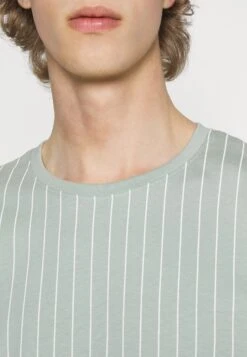 Pier One T-Shirts Med Print - Light Green -Pier One 59fcdea2813b4b59818e5463a76c36f9