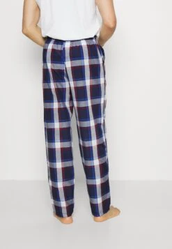 Pier One 2 Pack - Pyjamasbukse - 503 - Dark Blue_302 - Red -Pier One 61f2048aa9de4452822bf981b723ea2e