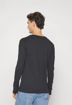 Pier One 2 Pack - Topper Langermet - Bordeaux/Dark Blue 10 Pier One 2 Pack - Topper Langermet - Bordeaux/Dark Blue -Pier One 7a9564a8918b4b22b8f5f97c8e02eedf