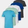 Pier One 5 Pack - T-Shirts - Blue/Dark Blue/Light Green -Pier One 8829d927b1a546d58909a54b59b2fce3