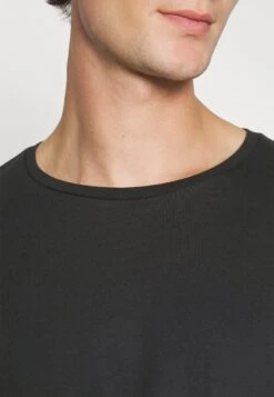 Pier One 2 Pack - Topper Langermet - Black/Khaki 13 Pier One 2 Pack - Topper Langermet - Black/Khaki -Pier One 9738d7a40e2d43ecbbab45cbd3bc692f