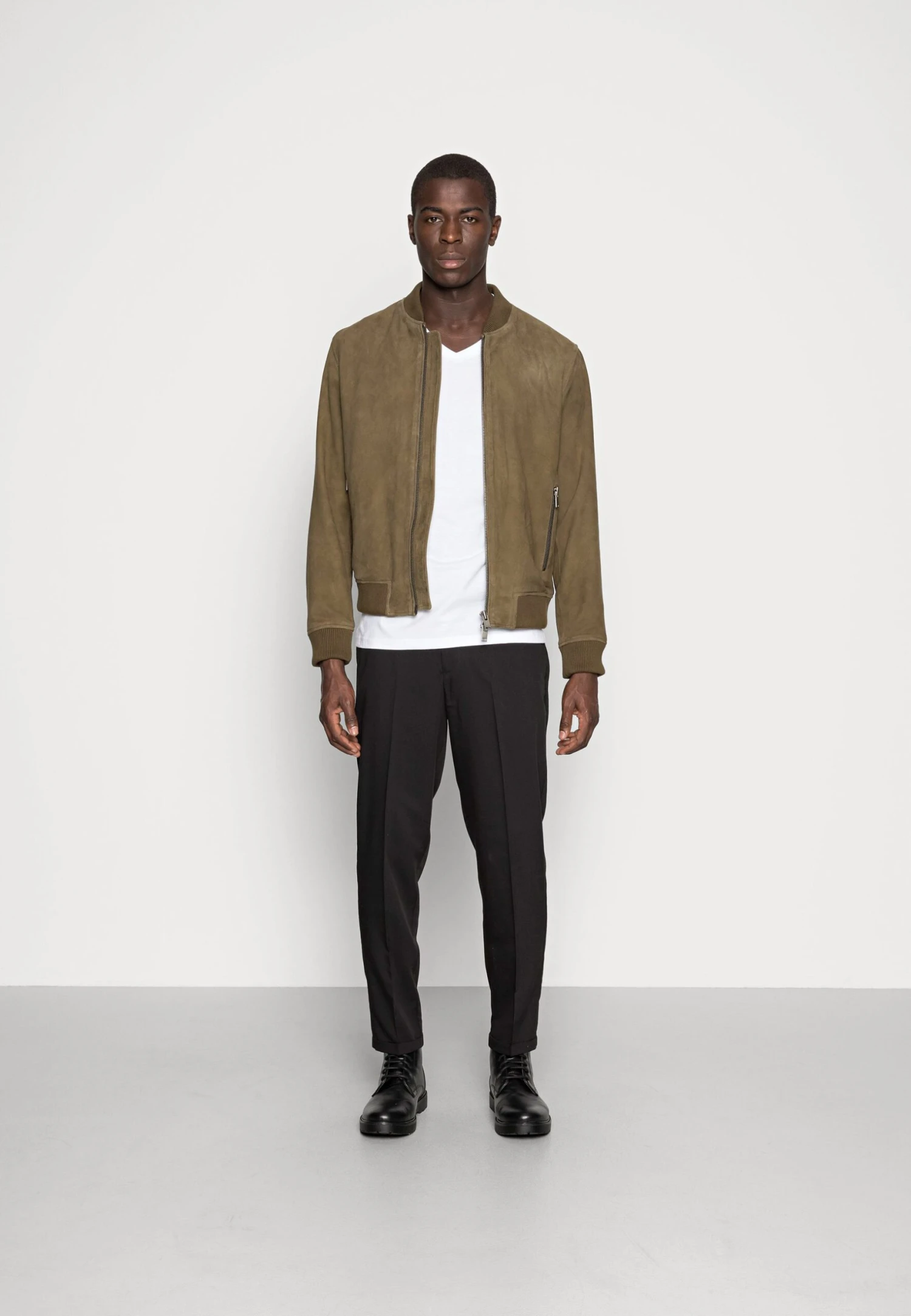 Pier One 3 Pack- T-Shirts - White/Black/Light Grey 3 Pier One 3 Pack- T-Shirts - White/Black/Light Grey