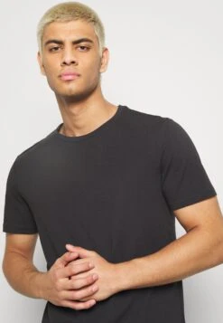 Pier One 7 Pack - T-Shirts - Black -Pier One a537c665fcb548988df38d98a88a46a2