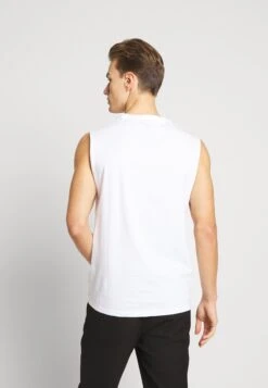 Pier One 3 Pack - T-Shirts - Grey/White/Black -Pier One a9eda1483b324f9bb5e5f44f95d5a2f7