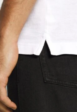 Pier One 2 Pack - Poloskjorter - White/Black -Pier One b4c1c454fc3f4bc8a30e47a738a048f0