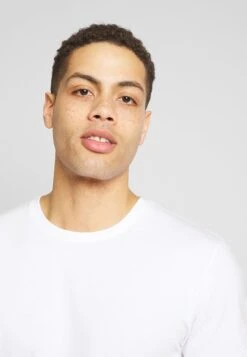 Pier One 3 Pack - T-Shirts - White/Dark Blue/Red -Pier One bb58520a3fdd4addbd204975d9a479ed