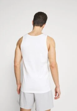 Pier One 3 Pack - Undertrøye - Dark Blue/Bordeaux/Off-White -Pier One c9fc11baa1d846e6828598b2538e9190