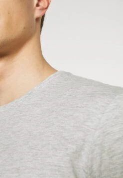 Pier One 3 Pack - T-Shirts - Black/Grey/Bordeaux 17 Pier One 3 Pack - T-Shirts - Black/Grey/Bordeaux -Pier One cf2bf76acaa04ce7a9f485db3954ff6b