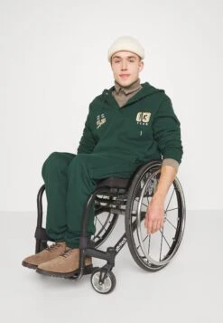 Pier One Sweatshirt - Dark Green 16 Pier One Sweatshirt - Dark Green -Pier One f524114c05f84adea2e8c6d9fb1eacc8